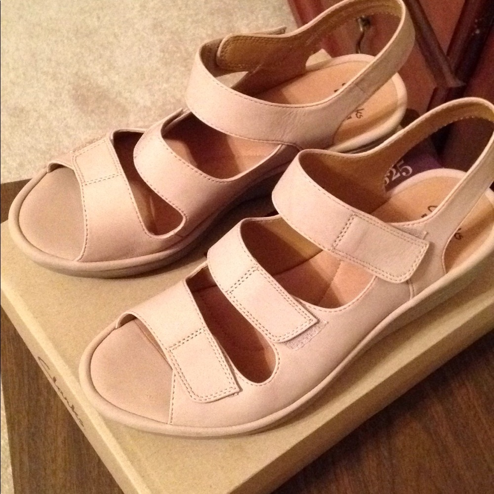 Sandles